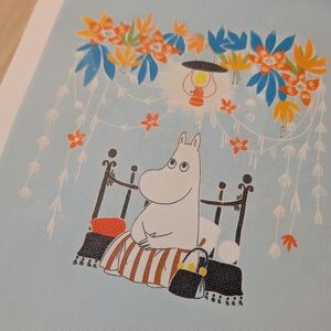 Moominmamma Print – Light Blue with Orange & Blue Floral, Print Only 20x30cm